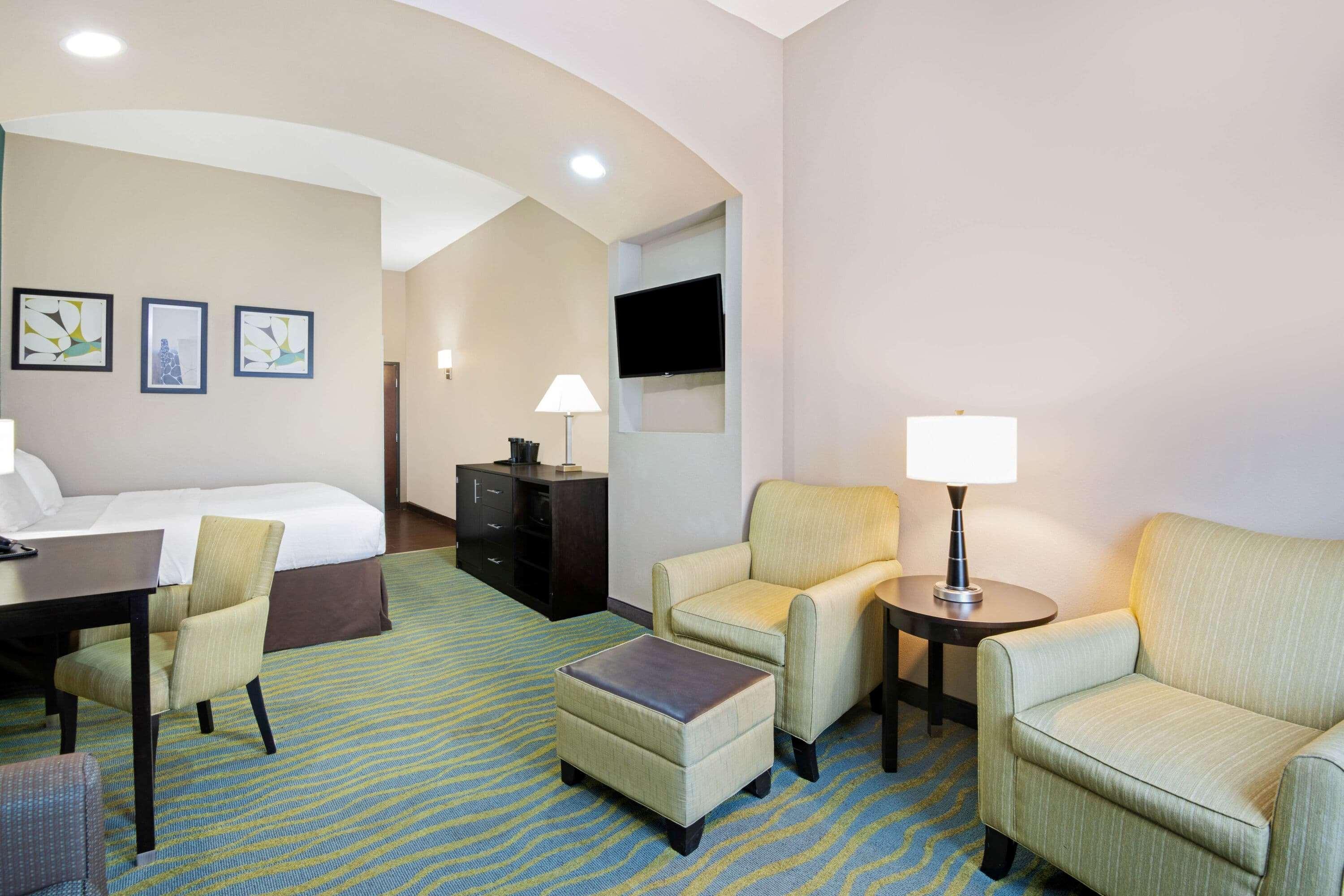 La Quinta Inn & Suites By Wyndham Durant Exterior photo