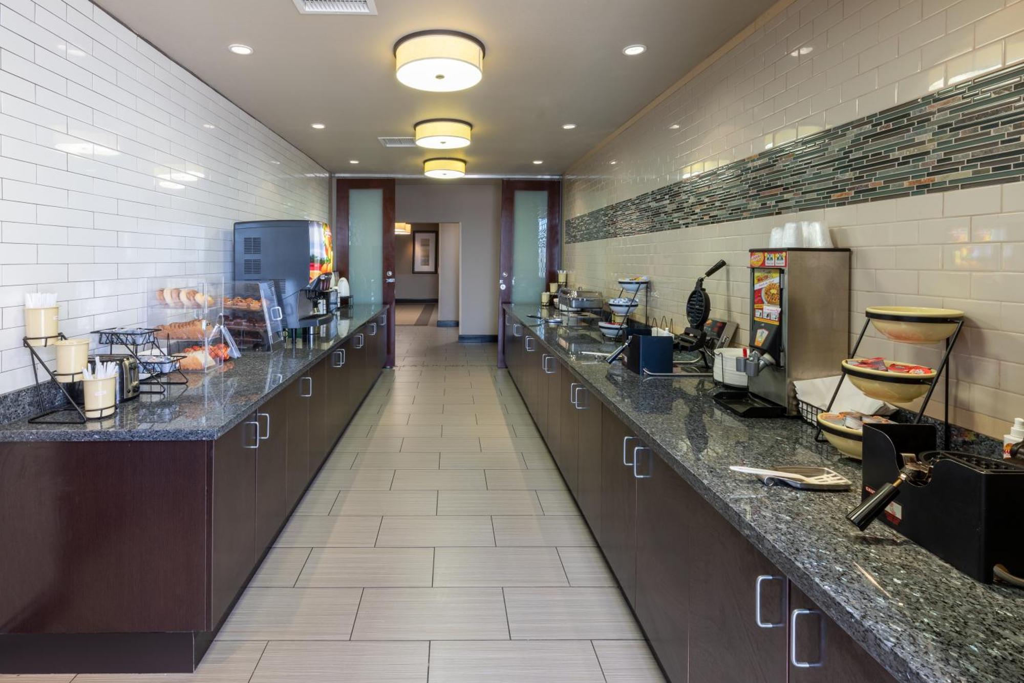 La Quinta Inn & Suites By Wyndham Durant Exterior photo